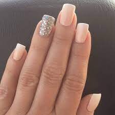 Manicure-with-Glitter-Accents-6