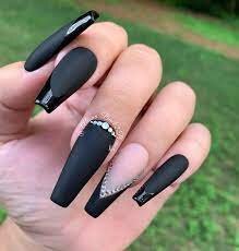 Matte-And-Glossy-Mix-For-Short-Coffin-Nails-10