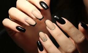 Matte-And-Glossy-Mix-For-Short-Coffin-Nails-5