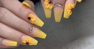 Matte-And-Glossy-Mix-For-Short-Coffin-Nails-7