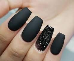 Matte-Black-Nails-5