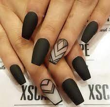 Matte-Black-Nails-8