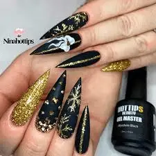 Matte-Black-Nails-with-Gold-6.jpg