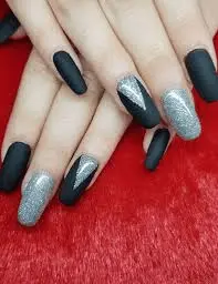 Matte-Black-Nails-with-Silver-4.jpg