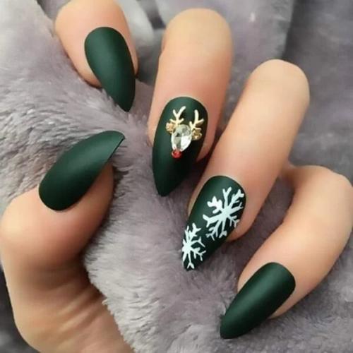 Matte-Christmas-Nails-1