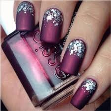 Matte-Nails-With-Glitter-Accent-9