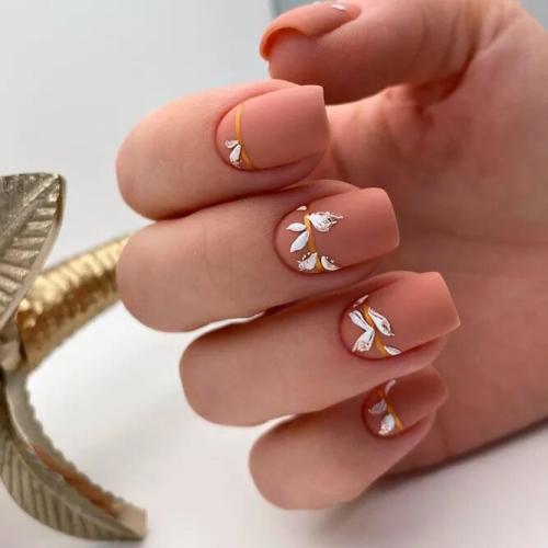 Matte-Nude-Nails-with-Flowers-1