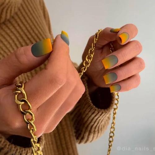 Matte-Ombre-Nail-Art-is-Always-Chic-2