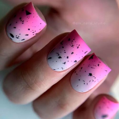 Matte-Ombre-Nail-Art-is-Always-Chic-3