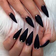 Matte-Pointed-Nails-3