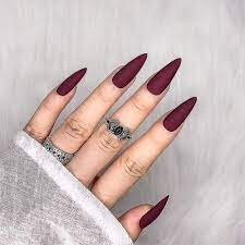 Matte-Pointed-Nails-4