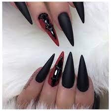 Matte-Pointed-Nails-5