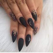 Matte-Pointed-Nails-7