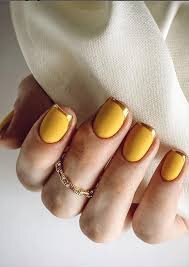 Matte-Yellow-Short-Nails-10