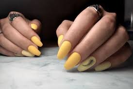 Matte-Yellow-Short-Nails-9