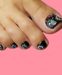 Mehndi-Art-for-Toes-and-Manicure-10