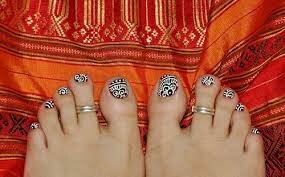 Mehndi-Art-for-Toes-and-Manicure-2