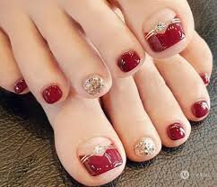 Mehndi-Art-for-Toes-and-Manicure-9