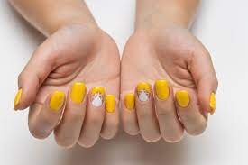 Messy-Yellow-Nail-Art-9