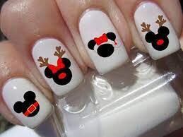 Mickey-Mouse-Christmas-Nails-4