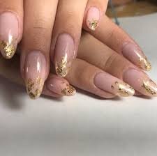 Minimalist-Homecoming-Nails-6