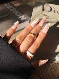 Minimalist-White-Nails-4