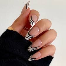 Minimalist-White-Nails-9