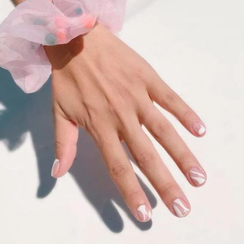 Minimalistic-Designs-for-Wedding-Love-Nails-1
