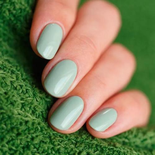 Mint-Green-Nail-Color-for-Summer-4