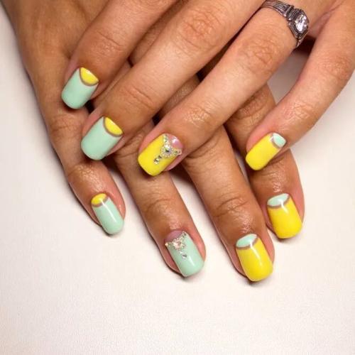 Mint-and-Yellow-Nail-Designs-1