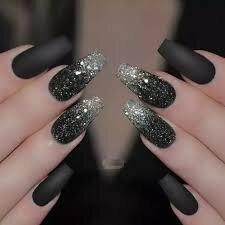 Mix-Designs-for-Your-Black-Nails-10