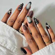 Mix-Designs-for-Your-Black-Nails-3