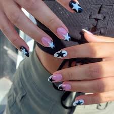 Mix-Designs-for-Your-Black-Nails-5