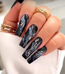 Mix-Designs-for-Your-Black-Nails-9