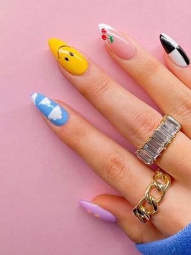 Mountain-Peak-Summer-Nails-1