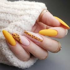 Mustard-Yellow-Nails-9