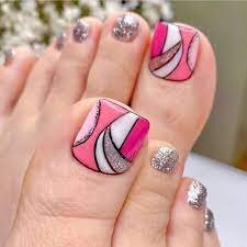 Nail-Design-With-Geometry-Patterns-6