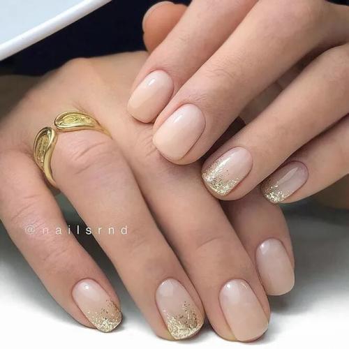 Nature-Classy-Nails-With-Glitter-Accents-2