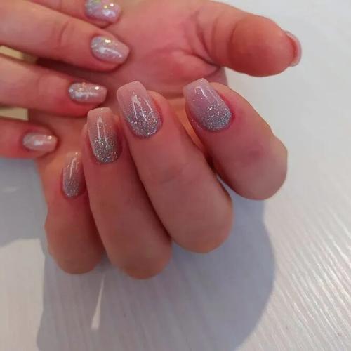 Nature-Glitter-Short-Coffin-Nails-1