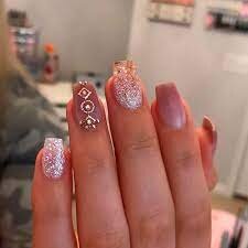 Nature-Glitter-Short-Coffin-Nails-3