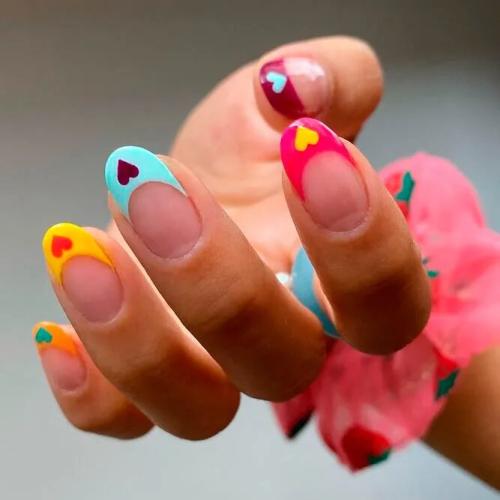 Negative-Space-Hearts-Nail-Designs-5