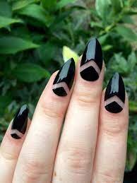 Negative-Space-Pointed-Nails-4