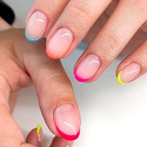 Neon-Accent-For-Nude-Nails-1