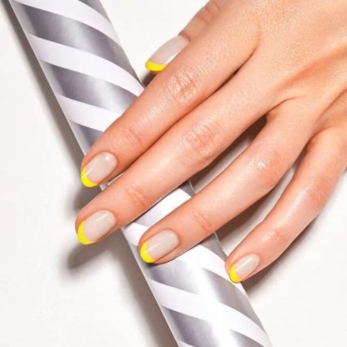 Neon-Accent-For-Nude-Nails-2