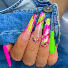 Neon-Coffin-Nails-3