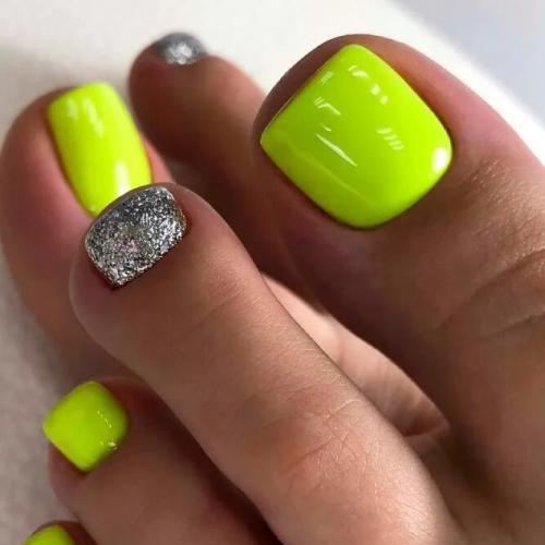 Neon-Colors-for-Toe-Nail-1