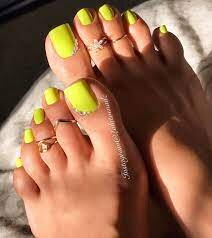 Neon-Colors-for-Toe-Nail-4