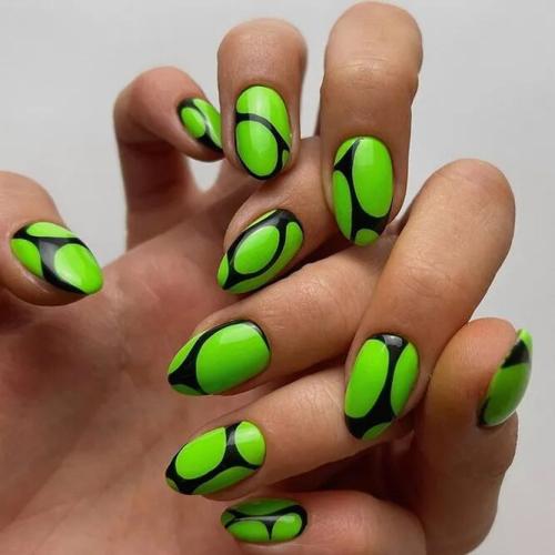 Neon-Green-Short-Almond-Nails-1