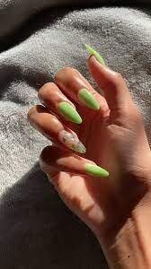 Neon-Green-Short-Almond-Nails-3