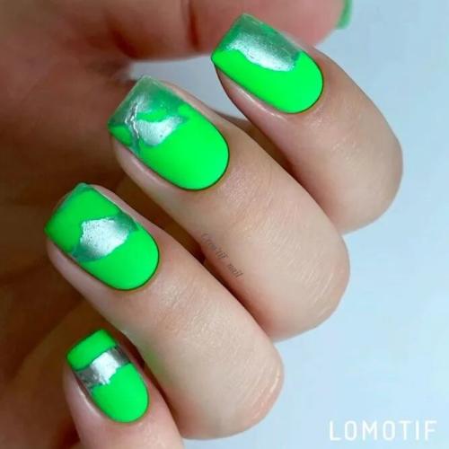 Neon-Green-Summer-Nail-Colors-3